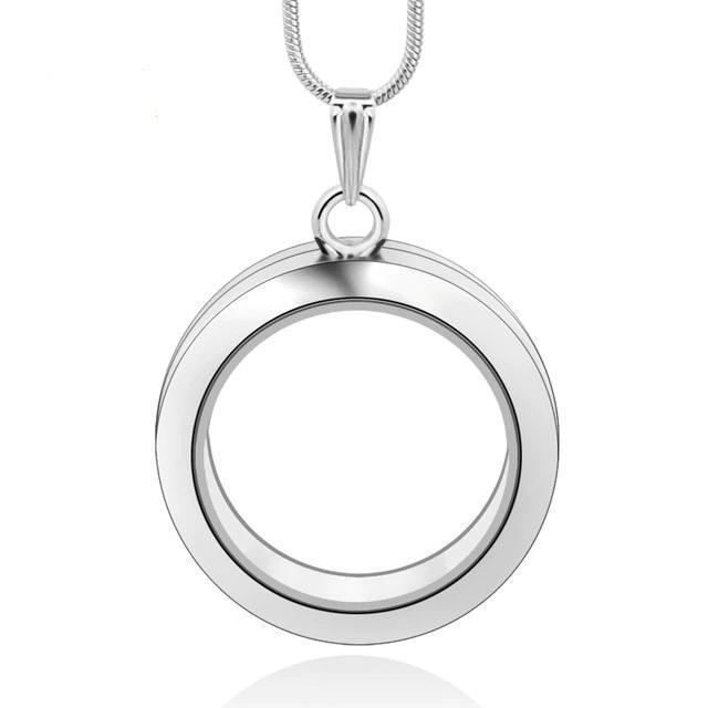 Сребърно бижу колие в подаръчна кутия