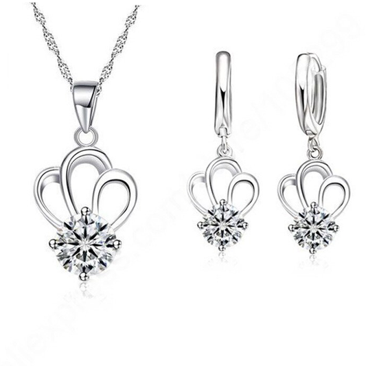 Сребърно бижу  колие в подаръчна кутия