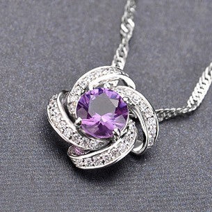 Сребърно бижу  колие в подаръчна кутия