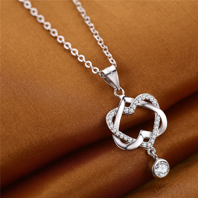 Сребърно бижу  колие в подаръчна кутия