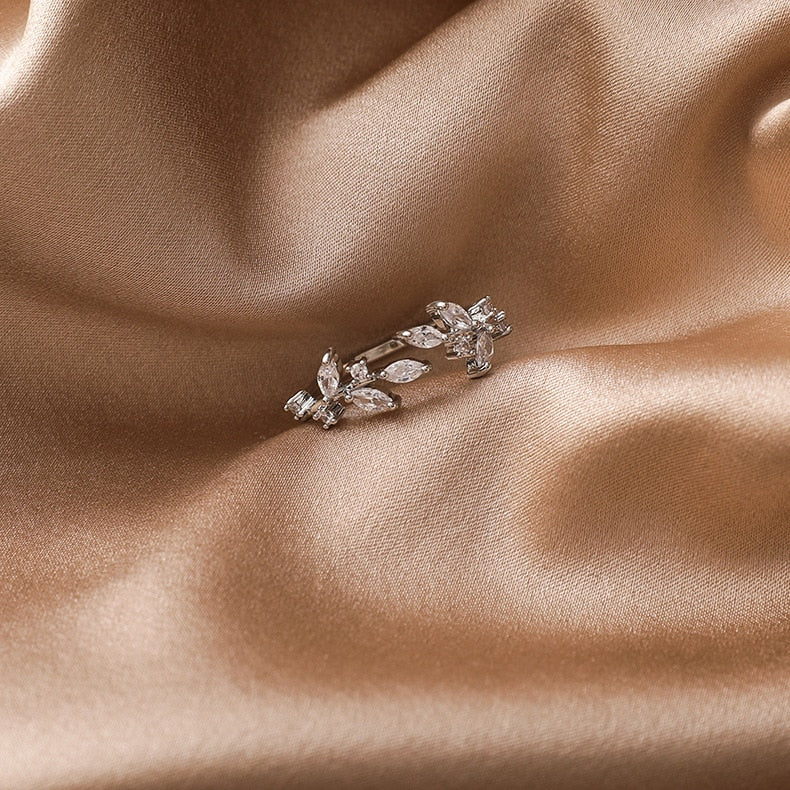 Сребърно бижу  колие в подаръчна кутия