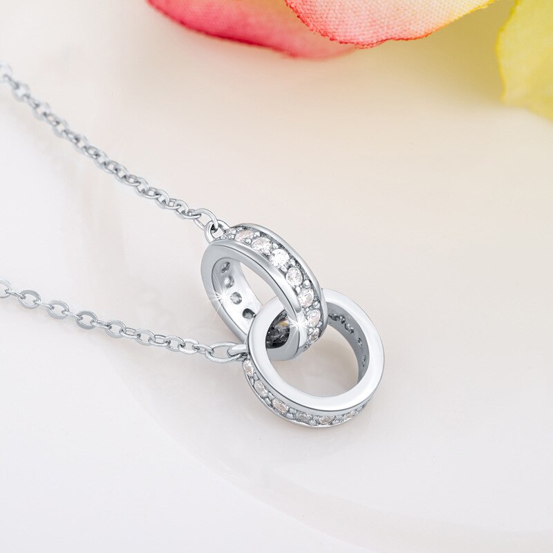 Сребърно бижу  колие в подаръчна кутия