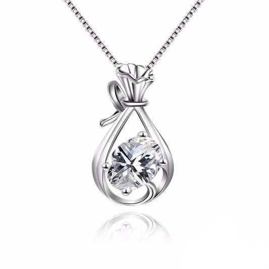 Сребърно бижу  колие в подаръчна кутия