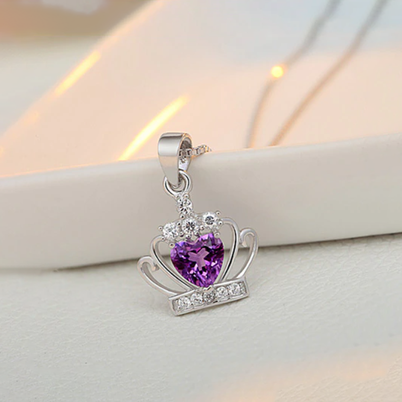 Сребърно бижу  колие в подаръчна кутия