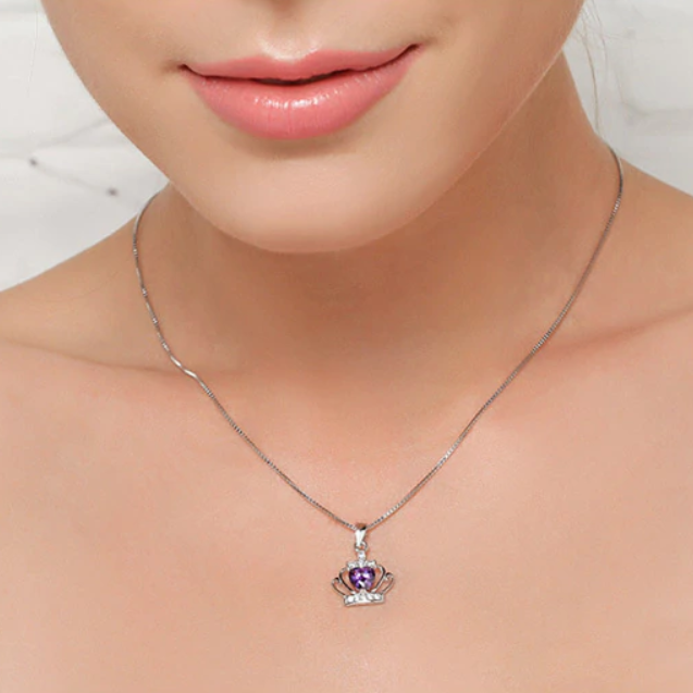 Сребърно бижу  колие в подаръчна кутия