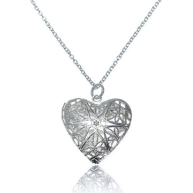 Сребърно бижу  колие в подаръчна кутия