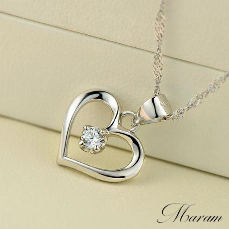 Сребърно бижу  колие в подаръчна кутия